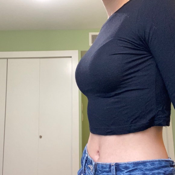 black tank top - Picture 6 of 9